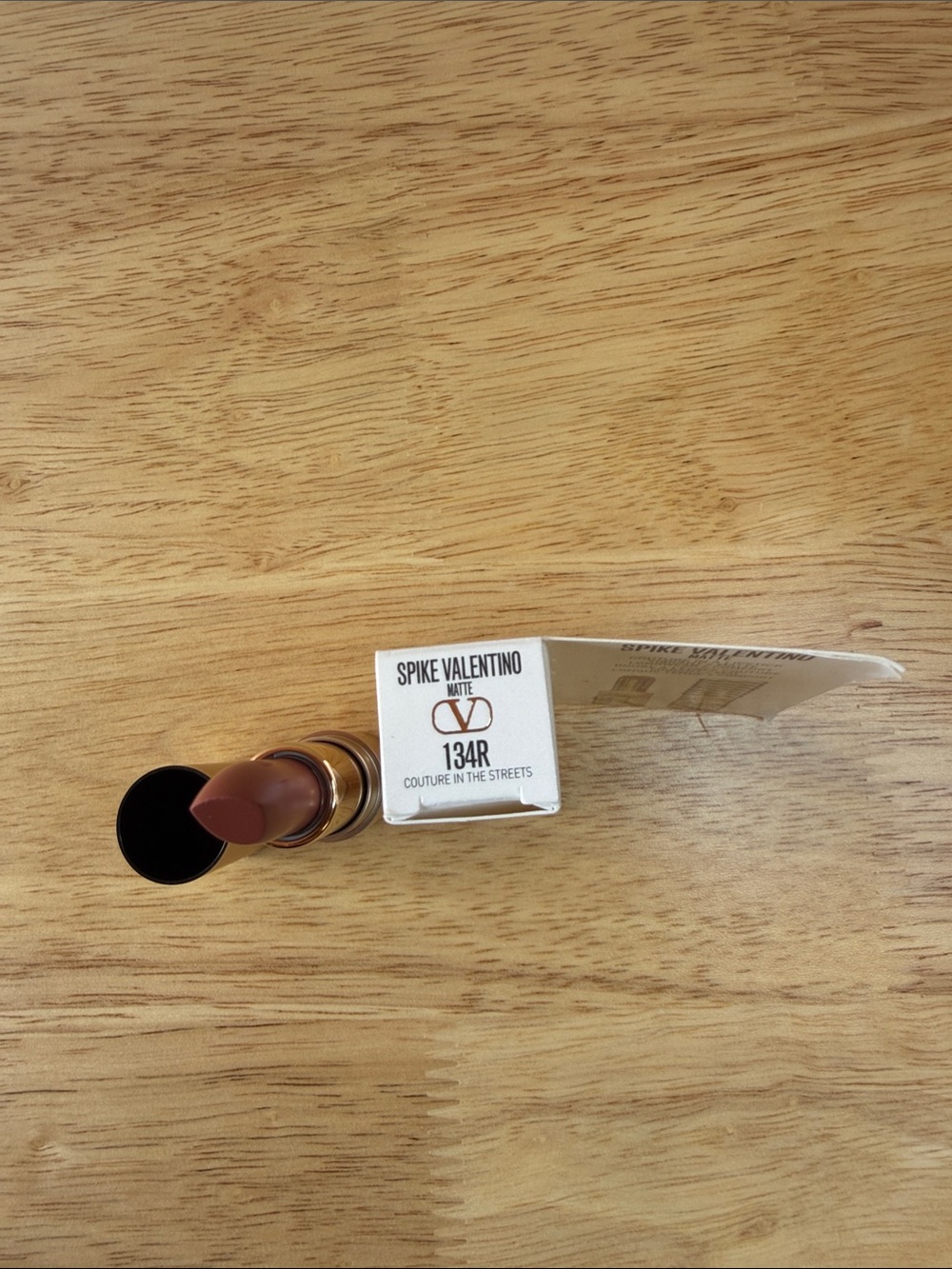 Valentino 134R Mini Spike Matte Lipstick NIB - Picture 2 of 13